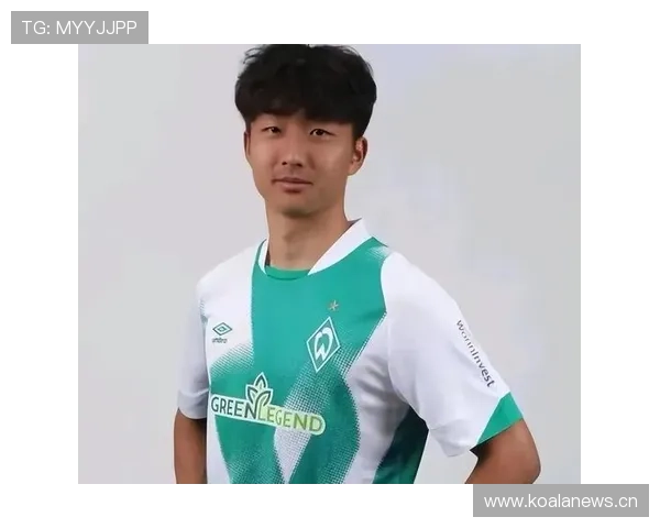 苏超南通队举行成立授旗仪式 李贤成续任队长 苏超南通队举行成立授旗仪式 李贤成续任队长